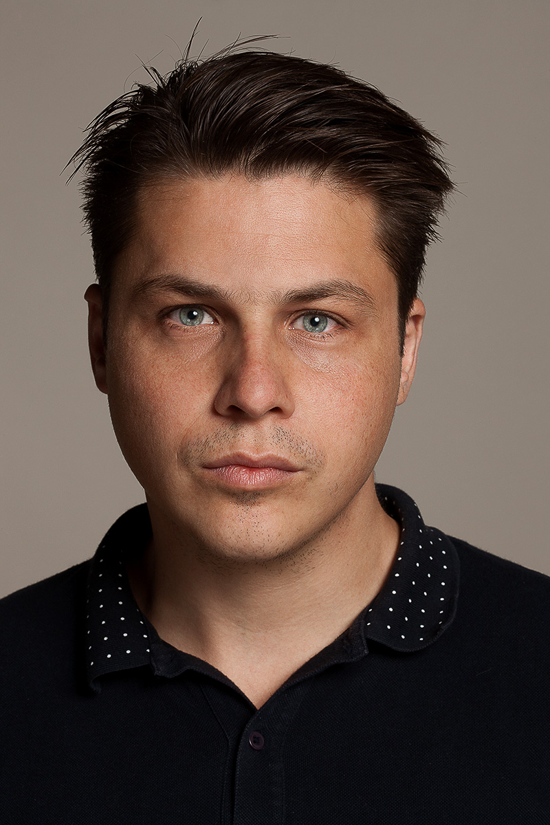 Een portretfoto van Abel Ponger gemaakt door Koost Breukel