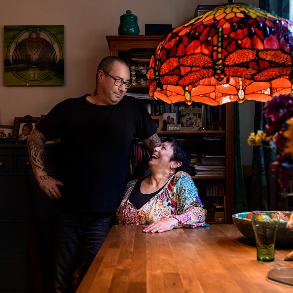 Living room portrait of residents in Stadionbuurt for Ymere. As part of the preparation for a major renovation project, residents shared their concerns, opinions, and ideas. One key element of these conversations is the living room portrait.